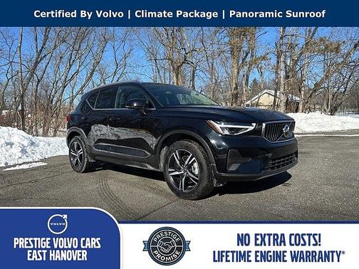 2025 Volvo XC40 Core
