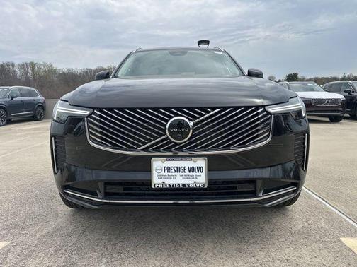 Onyx Black Metallic 2026 Volvo XC90 B6 Ultra 7-Seater