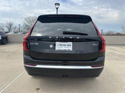Onyx Black Metallic 2026 Volvo XC90 B6 Ultra 7-Seater