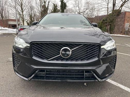 Onyx Black Metallic 2026 Volvo XC60 B5 Plus
