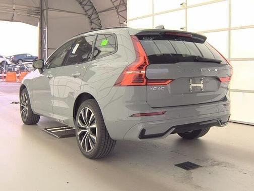 2025 Volvo XC60 Plus
