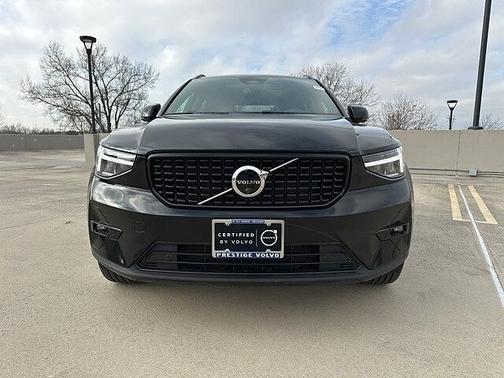 2025 Volvo XC40 Plus