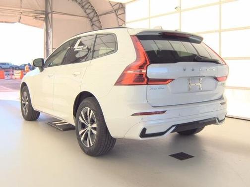 2025 Volvo XC60 B5 Core