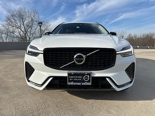 2025 Volvo XC60 Core