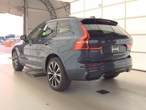 2025 Volvo XC60 Plus