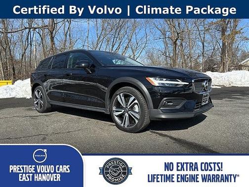 2025 Volvo V60 Cross Country Plus