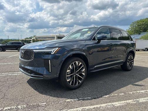 Denim Blue Metallic 2026 Volvo XC90 B6 Plus 7-Seater