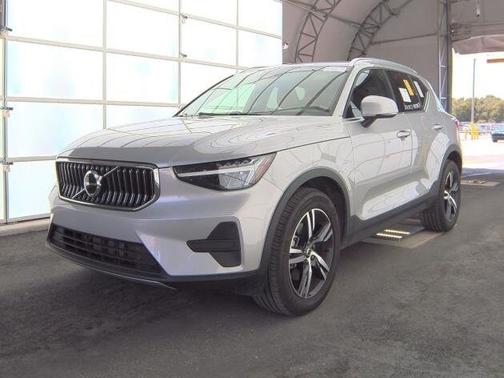 2025 Volvo XC40 B5 Core Bright Theme