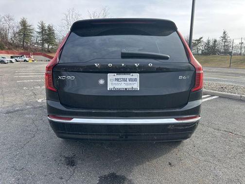 Onyx Black Metallic 2026 Volvo XC90 B6 Ultra 7-Seater
