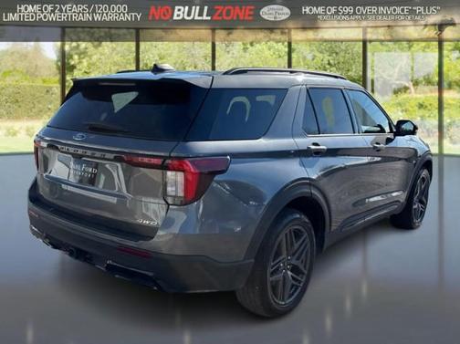 2025 Ford Explorer ST-Line