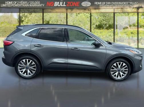 2022 Ford Escape Titanium