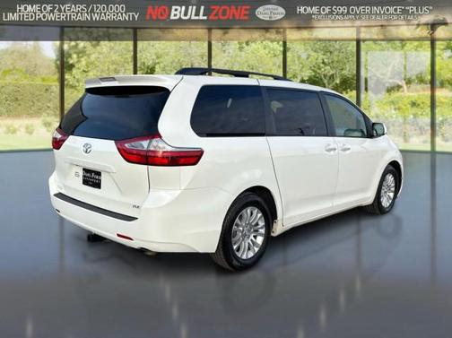2017 Toyota Sienna XLE