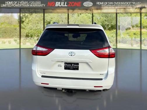 2017 Toyota Sienna XLE
