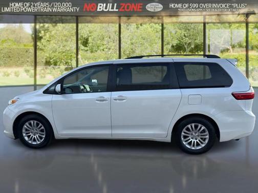 2017 Toyota Sienna XLE