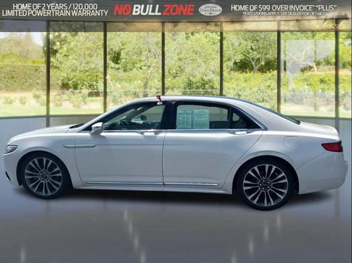 White Platinum Tri-Coat 2017 Lincoln Continental Select