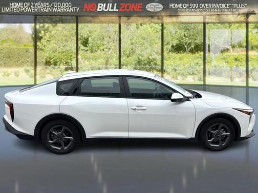 Snow White Pearl 2025 Kia K4 LXS