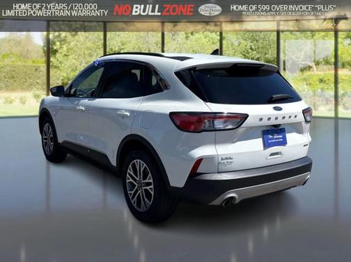 STAR WHITE METALLIC TRI-COAT 2022 Ford Escape SEL