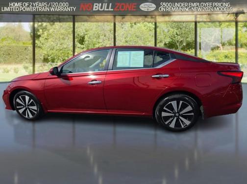 2022 Nissan Altima 2.5 SV