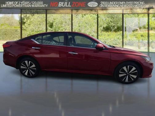 2022 Nissan Altima 2.5 SV