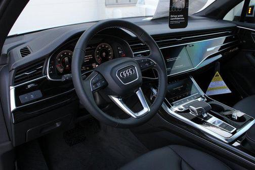 Glacier White Metallic 2026 Audi Q7 45 Premium
