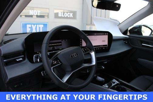 Mythos Black Metallic 2026 Audi Q3 TFSI quattro S tronic