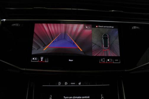 Daytona Gray Pearl Effect 2026 Audi Q8 55 Premium Plus