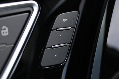 Mythos Black Metallic 2025 Audi Q4 e-tron Premium Plus 55 quattro