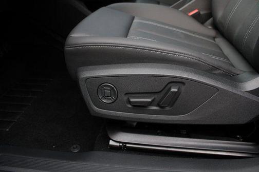Mythos Black Metallic 2025 Audi Q4 e-tron Premium Plus 55 quattro