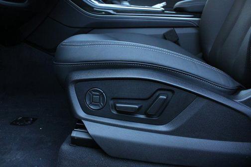 Glacier White Metallic 2026 Audi Q7 55 Premium Plus