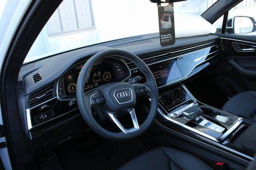 Glacier White Metallic 2026 Audi Q7 55 Premium Plus