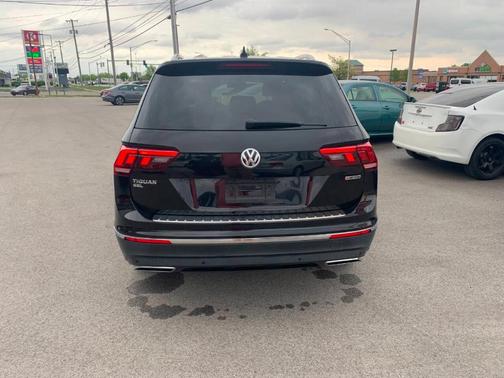 Deep Black Pearl Effect 2019 Volkswagen Tiguan 2.0T SEL