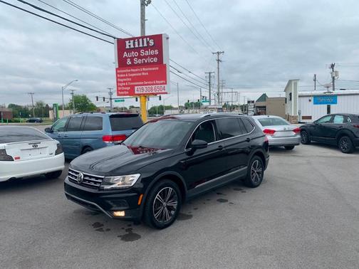 Deep Black Pearl Effect 2019 Volkswagen Tiguan 2.0T SEL