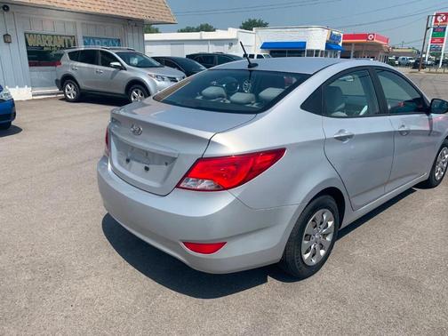 2017 Hyundai Accent SE