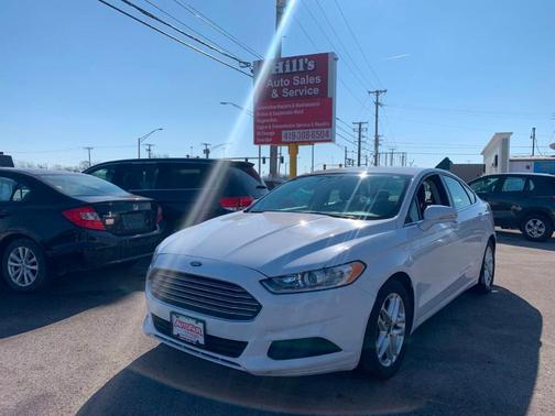 2016 Ford Fusion SE