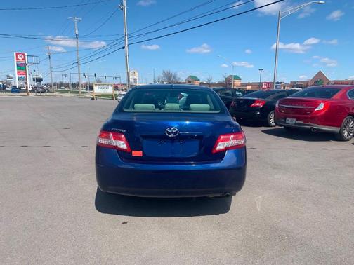 2010 Toyota Camry LE