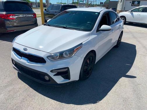 White 2021 Kia Forte FE