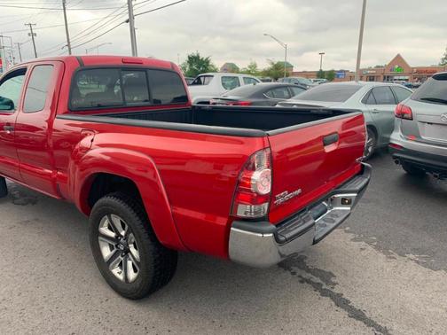 2013 Toyota Tacoma Base