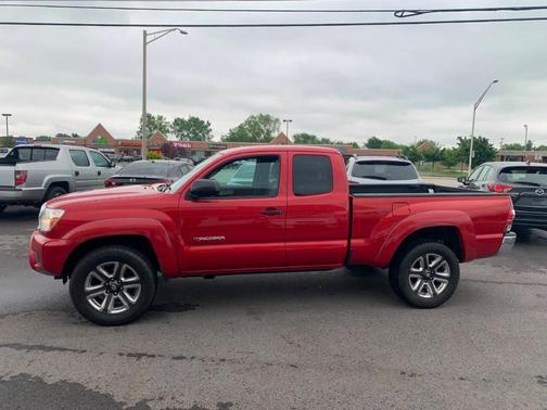 2013 Toyota Tacoma Base