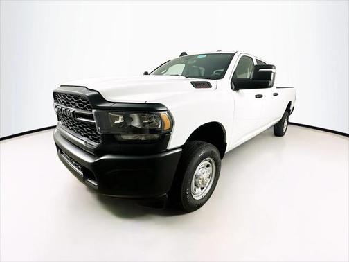 2024 RAM 2500 Tradesman Crew Cab 4x4 8 Box