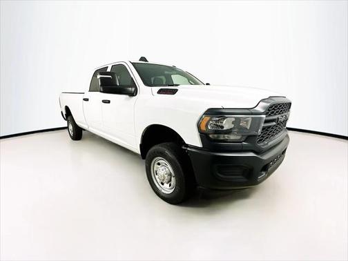 2024 RAM 2500 Tradesman Crew Cab 4x4 8 Box