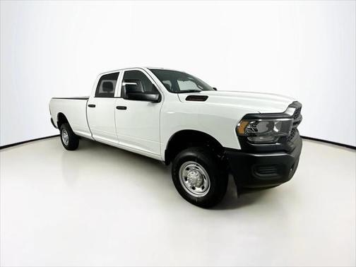 2024 RAM 2500 Tradesman Crew Cab 4x4 8 Box
