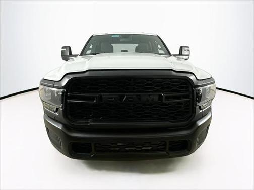 2024 RAM 2500 Tradesman Crew Cab 4x4 8 Box