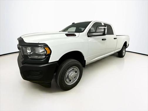 2024 RAM 2500 Tradesman Crew Cab 4x4 8 Box
