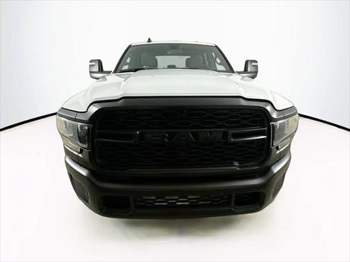 2024 RAM 2500 Tradesman Crew Cab 4x4 8 Box
