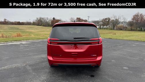 2026 Chrysler Pacifica L