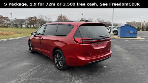 2026 Chrysler Pacifica L