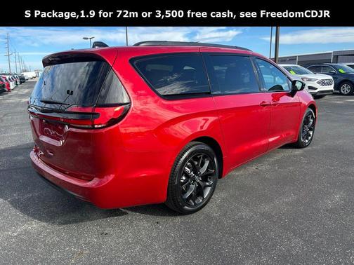 2026 Chrysler Pacifica L