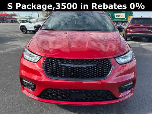 Red Hot Pearlcoat 2026 Chrysler Pacifica L