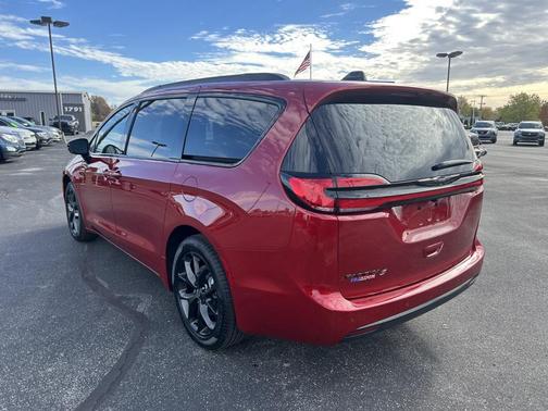 2026 Chrysler Pacifica L