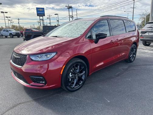 2026 Chrysler Pacifica L